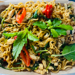 กะเพรามาม่า,  ผัดมาม่า ตามสั่ง