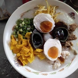 โจ๊กหมูไข่เค็ม+ไข่เยี่ยวม้า