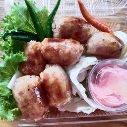 ไส้กรอกหมู วุ้นเส้น ย่าง