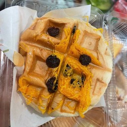 ปังวาฟเฟิลฝอยทองลูกเกด