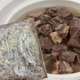 Steawed beef tongue 1kg(牛タンスープ煮込み)
