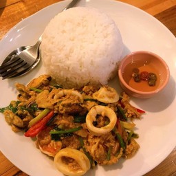 ข้าวทะเลผัดผงกะหรี่