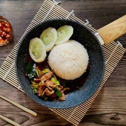 ข้าวผัดพริกแกง