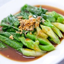 คะน้าน้ำมันหอย กับข้าว