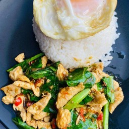 ข้าวคะน้าไก่ชิ้น