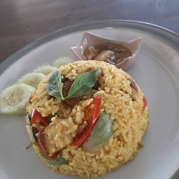 ข้าวผัดแกงเขียวหวาน
