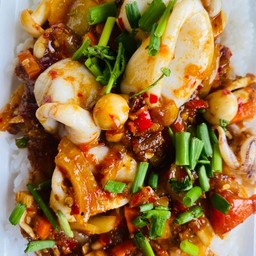 ข้าวพริกเผาปลาหมึก