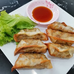 เกี้ยวซ่าทอด 6ชิ้น เจ