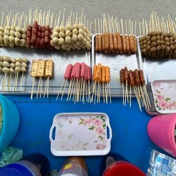 ลูกชิ้นย่าง น้องโมจิ