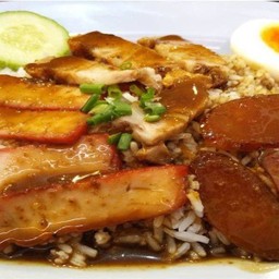 ข้าวหมูแดง