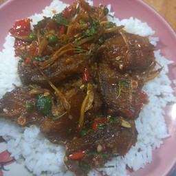 กะเพาปลาดุก