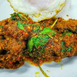 ข้าว - เครื่องแกงปลาดุกกรอบ(ไข่ข้น)