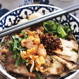 ก๋วยเตี๋ยวเรือจันทร์ไสว