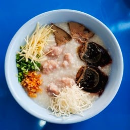 โจ๊กหมูไข่เยี่ยวม้า