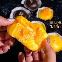 เปี๊ยะลาวาไข่เค็ม เจ้าเก่าราชเทวี