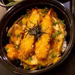 ข้าวหน้ากุ้งทอดราดไข่