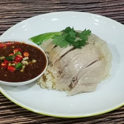 ข้าวมันไก่ต้ม ( พิเศษ) หอมข้าวมัน น้ำจิ้มรสเด็ด