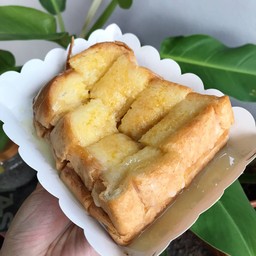 ปังปิ้งเนยนมน้ำตาล