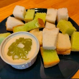 ขนมปังนึ่งสังขยา