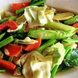 ข้าวราดผัดผักรวมมิตร