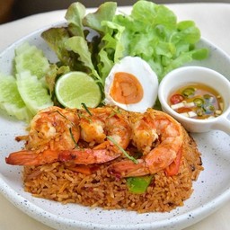 ข้าวผัดพริกเผากุ้งไข่เค็ม