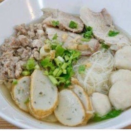 ก๋วยเตี๋ยวหมูน้ำใส