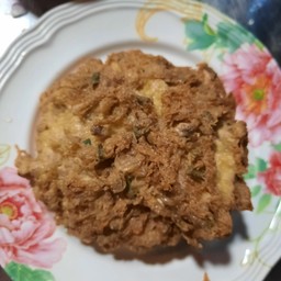 ร้านผัดไทย-หอยทอดหัวถนน สูตรโบราณ