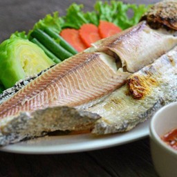 ปลาช่อนเผาเกลือ