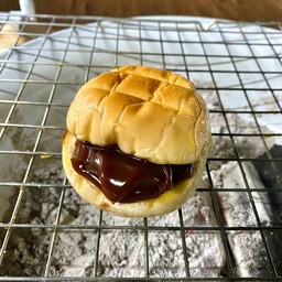 ขนมปังปิ้ง เนย+ช็อกโกแลต