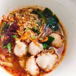 ก๋วยเตี๋ยว เหลาโบ้