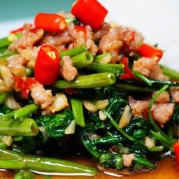 ข้าวผัดผักบุ้งหมูสับ