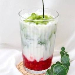 มัทฉะสตอเบอร์รี่ลาเต้