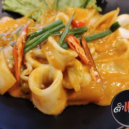 ปลาหมึกผัดไข่เค็ม