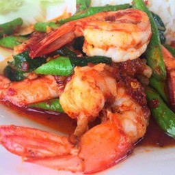 ผัดพริกแกงราดข้าว