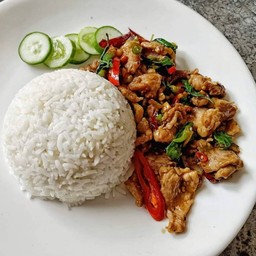 ข้าวหมู , ไก่ ผัดใบโหระพา