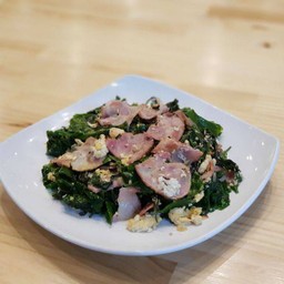 ใบเหลียงผัดไข่เบคอน