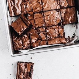 ## บราวนี่หนึบ ( 1 ถ้วย ) Brownies Cube ช็อกโกแลตแท้ เนยแท้