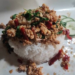 กระเพราพริกแห้งห่อ 39 บาท chefอั๋น