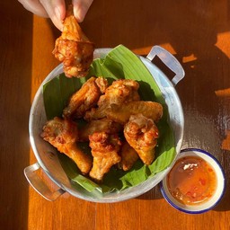 ชุดปาร์ตี้ไก่ทอด (ไก่ทอด 12 ชิ้น+ข้าวเหนียว 2)