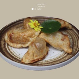 F5 Pork Gyoza เกี๊ยวซ่า