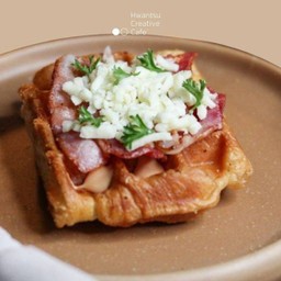 HS17 Croffle Bacon&cheese ครอฟเฟิล เบคอนชีส