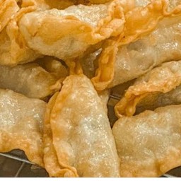 เกี๊ยวซ่าไส้หมูทอด