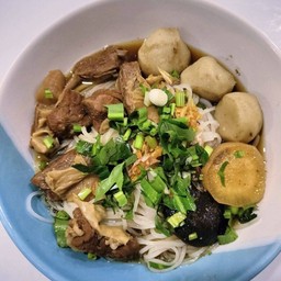 เจ๊หนิง - ก๋วยเตี๋ยวไก่ - หมูตุ๋น เซนโทรบางใหญ่