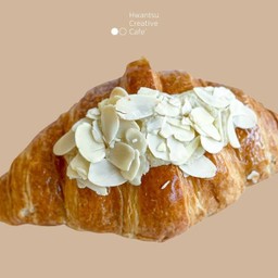 HS2  Almond อัลมอนcroissant