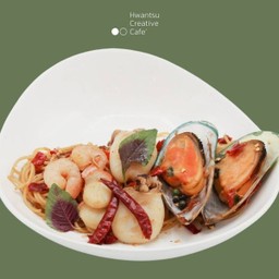 S4 Spicy Stir Fried Spaghetti With Dry Chili Seafood สปาเก็ตตี้พริกแห้งทะเล