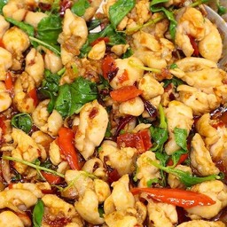 กระเพราไก่เป็นกับข้าว