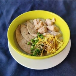 ร้านเจ๊มลเกาเหลาเลือดหมู/โจ๊ก(เช้า)  ส้มตำ/ตามสั่ง/อาหารป่า(เย็น)(ตลาดพระรูป)