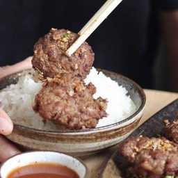 LB24 หมูก้อนนำโชค