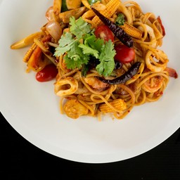 สปาต้มแซ่บทะเลผัดแห้ง