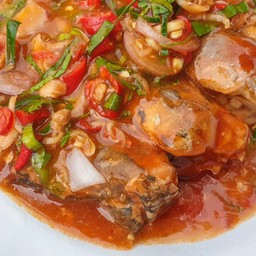 ข้าวยำปลากระป๋อง